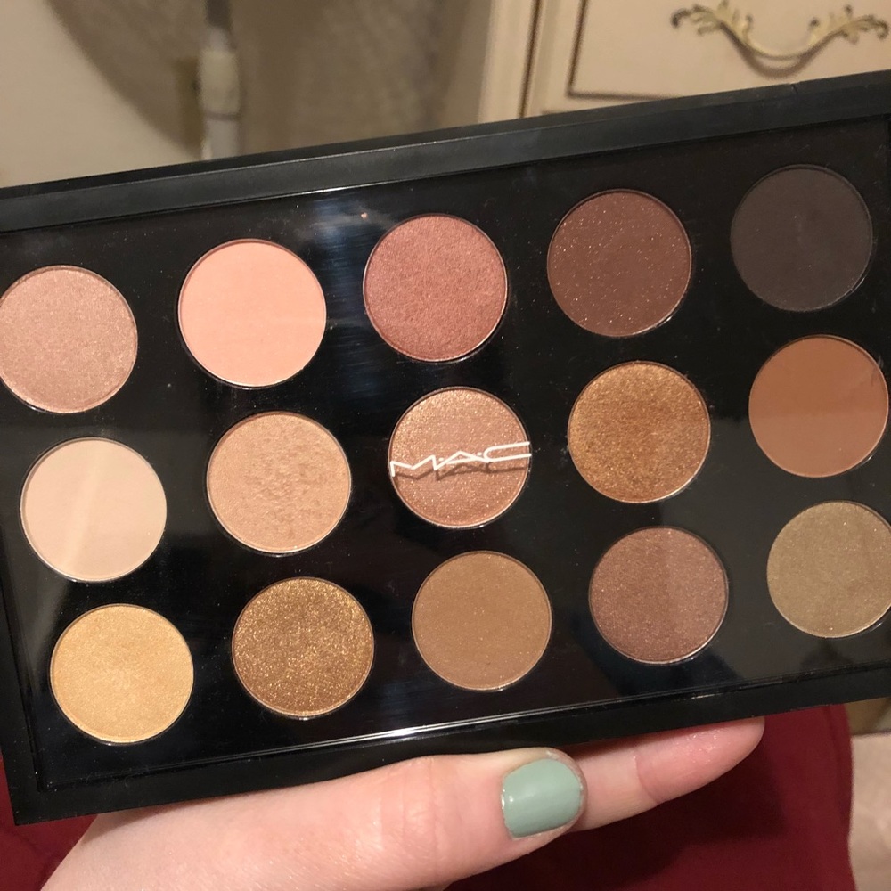 MAC pallet